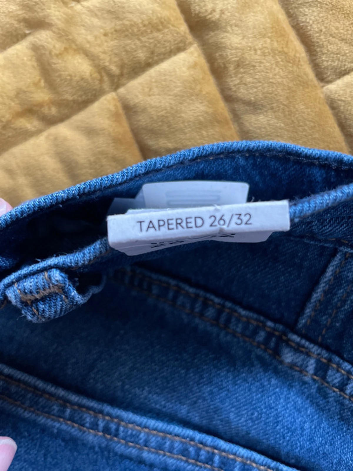 Women’s Tommy Hilfiger Mom Ultra High Tapered Fit Jeans In Navy - W26/L32 - 2348
