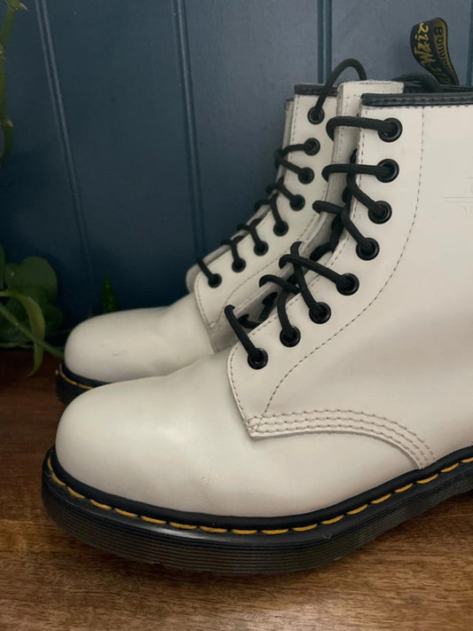 Women’s Dr Martens 1460W Mid Calf Black Lace Up Boots in Smooth White - UK6- 2169