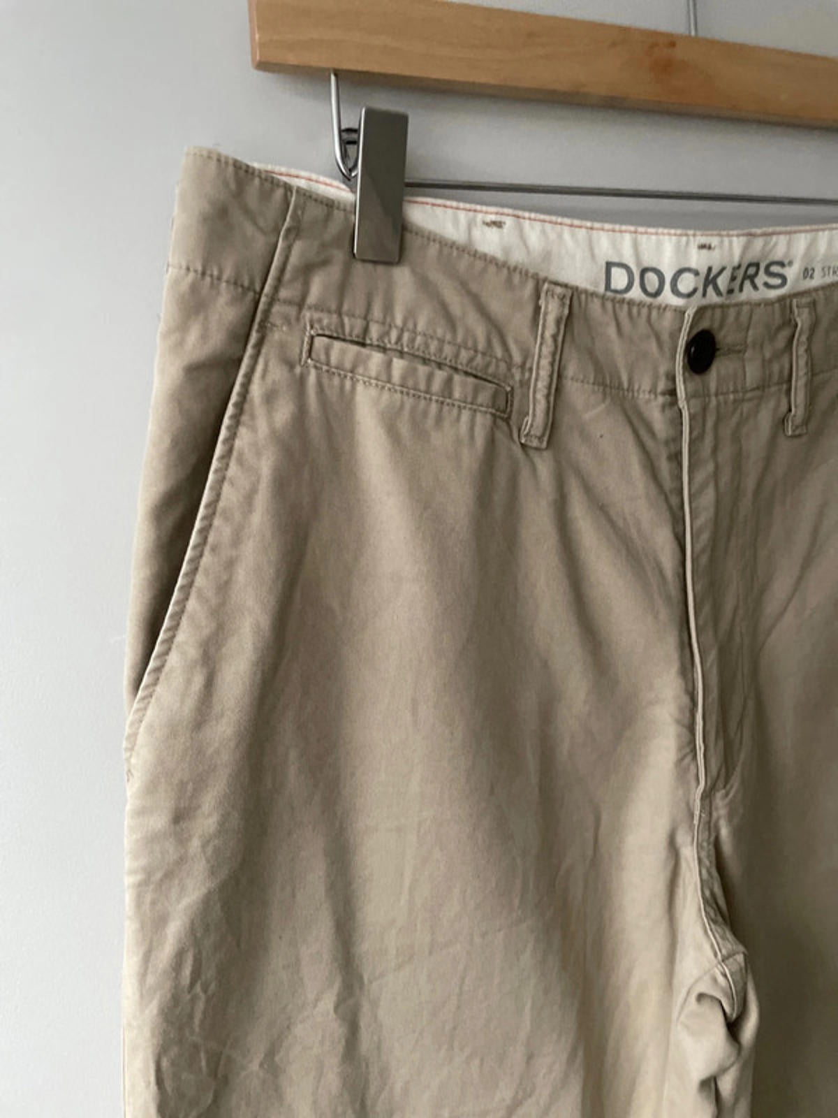 Men’s Dockers D2 straight fit classic chino trousers - W32 / L30 - 0049