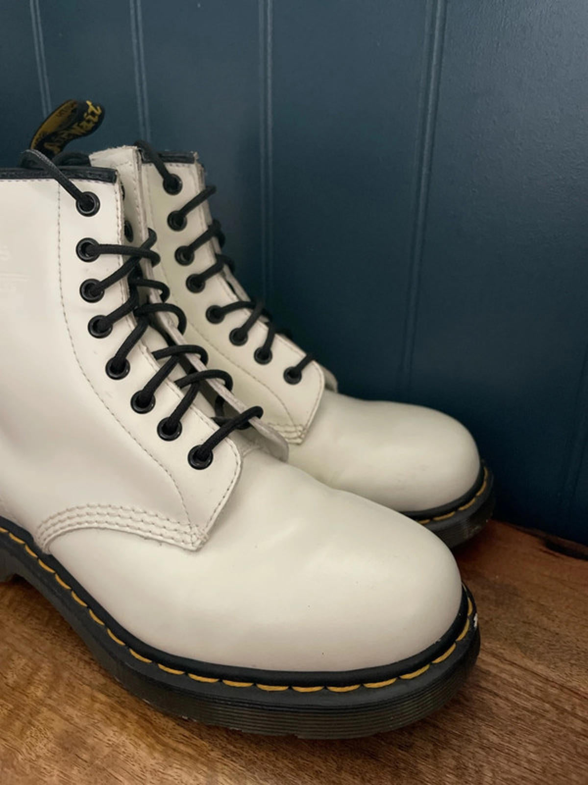 Women’s Dr Martens 1460W Mid Calf Black Lace Up Boots in Smooth White - UK6- 2169