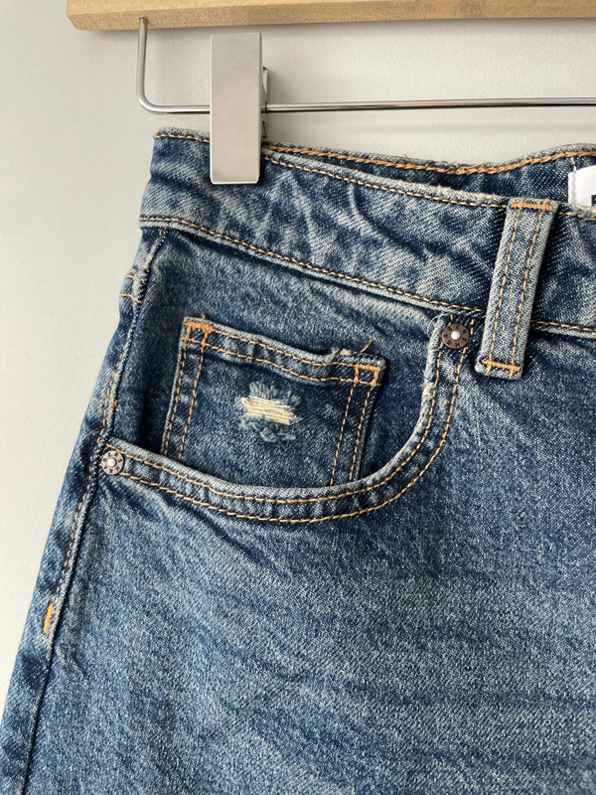 Women’s Bershka Premium Mom Slim Petite Fit Jeans - W28/L24 - 1862
