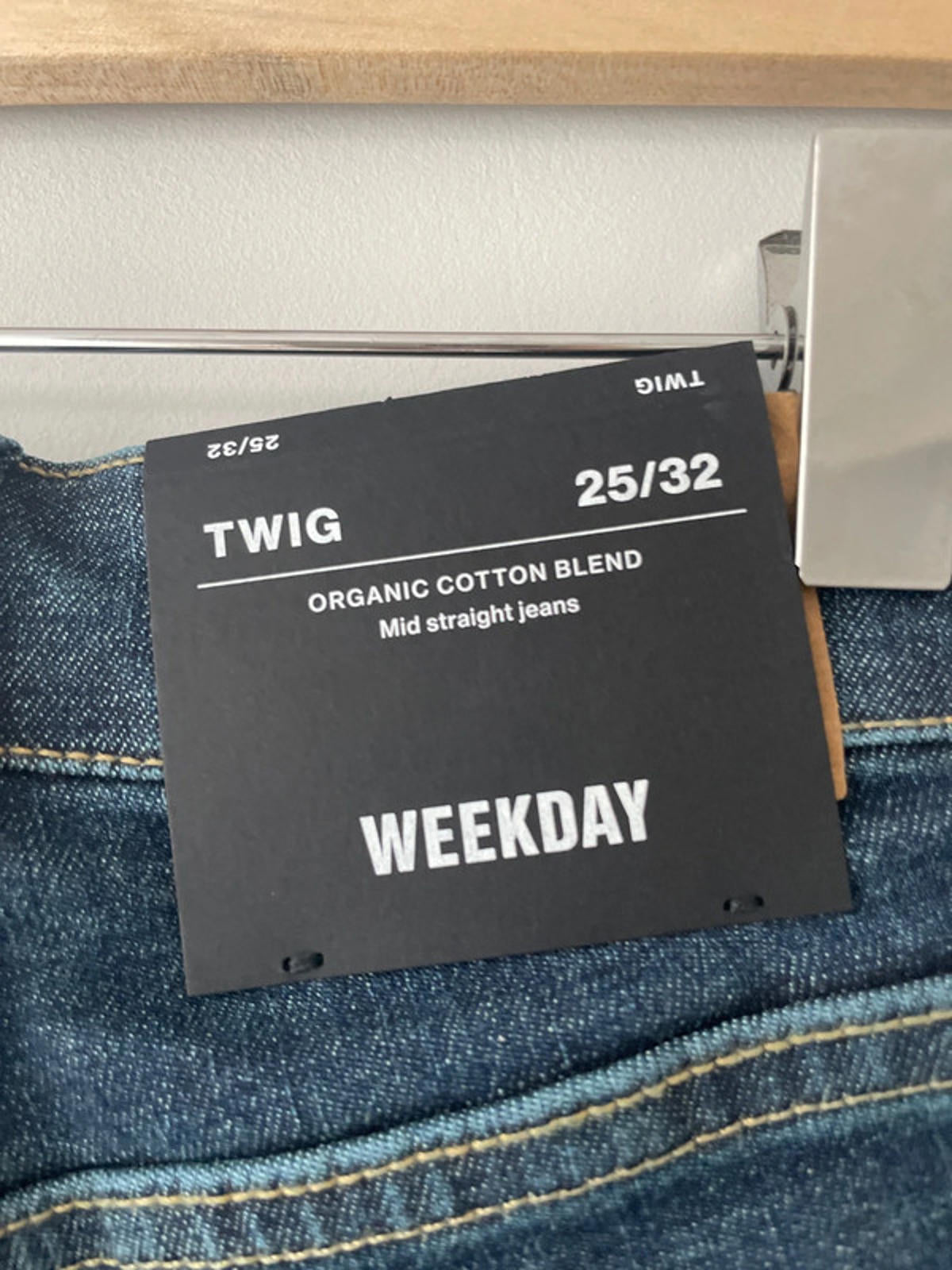 Women’s Weekday Twig Curve Mid Straight Fit Jeans - W25/L32 - 1823