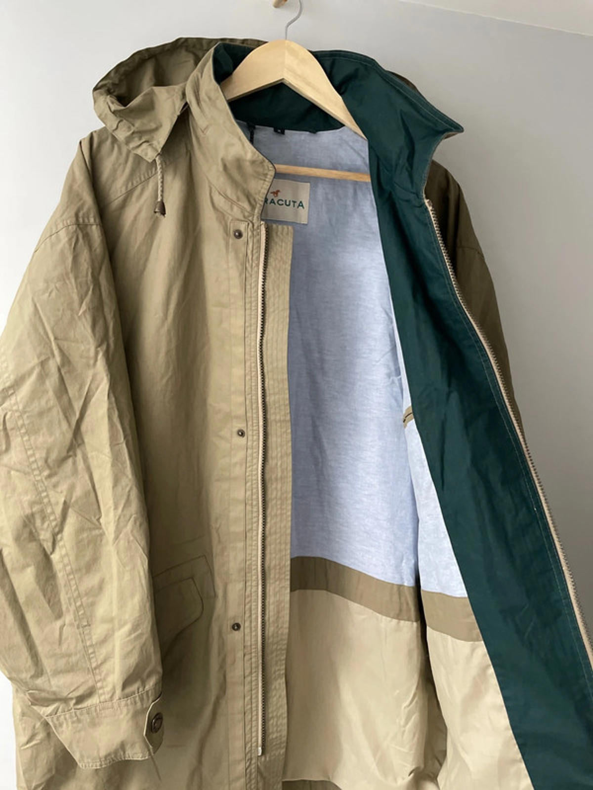 Men’s Baracuta Premium Hooded Trench Coat In Khaki - Medium - 2369