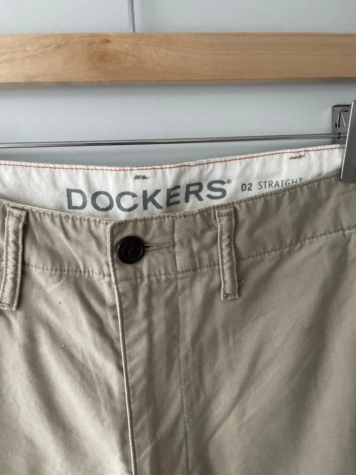 Men’s Dockers D2 straight fit classic chino trousers - W32 / L30 - 0049