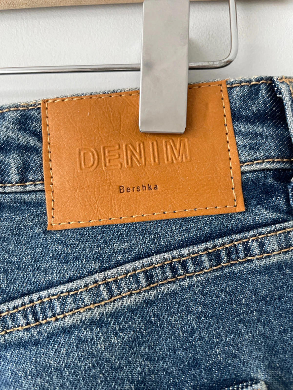 Women’s Bershka Premium Mom Slim Petite Fit Jeans - W28/L24 - 1862