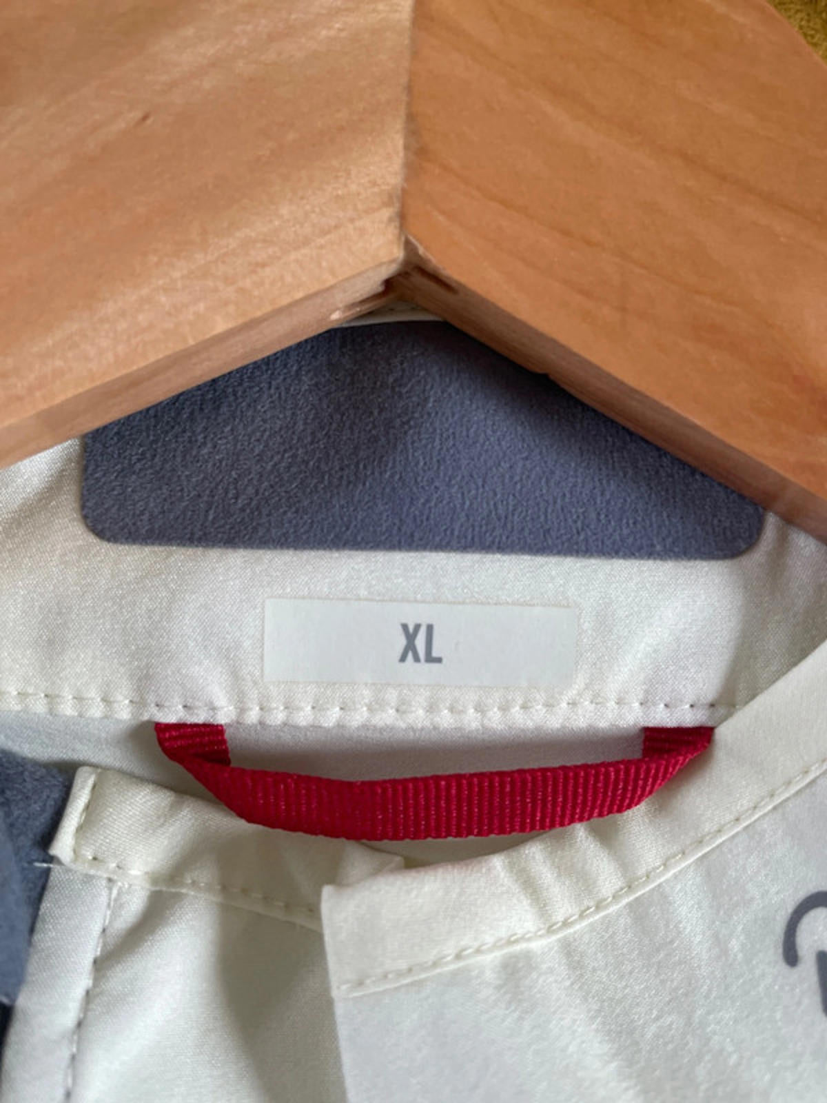 Women’s Rapha lightweight Cycling Jacket - XLarge - 1910
