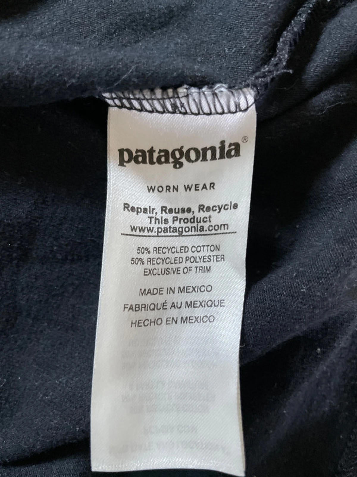 Men’s Patagonia Long Sleeve Crew Neck Printed T-shirt - Medium - 1537