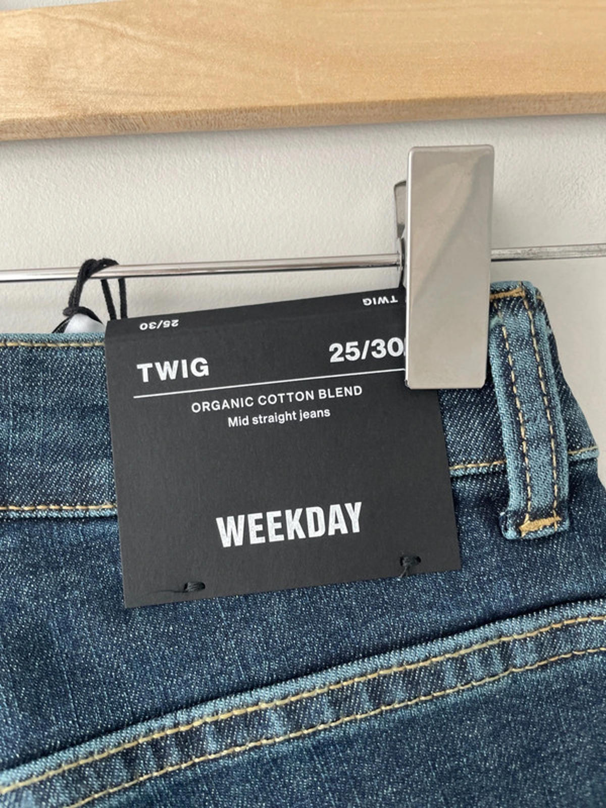 Women’s Weekday Twig Curve Mid Straight Fit Jeans - W25/L30 - 1817
