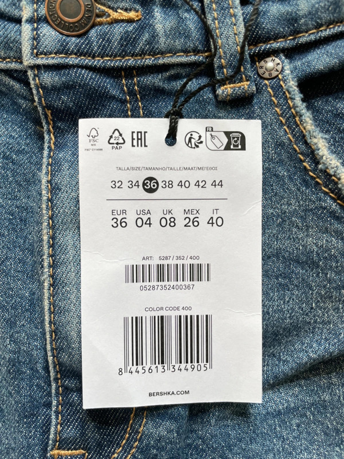 Women’s Bershka Premium Straight Fit Jeans with Raw Edge Hem - W27/L30 - 1863