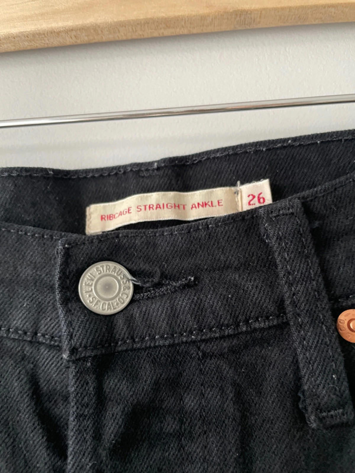 Women’s Levi’s High Waisted Ribcage Straight Fit Jeans In Black - W26/L27 - 2347