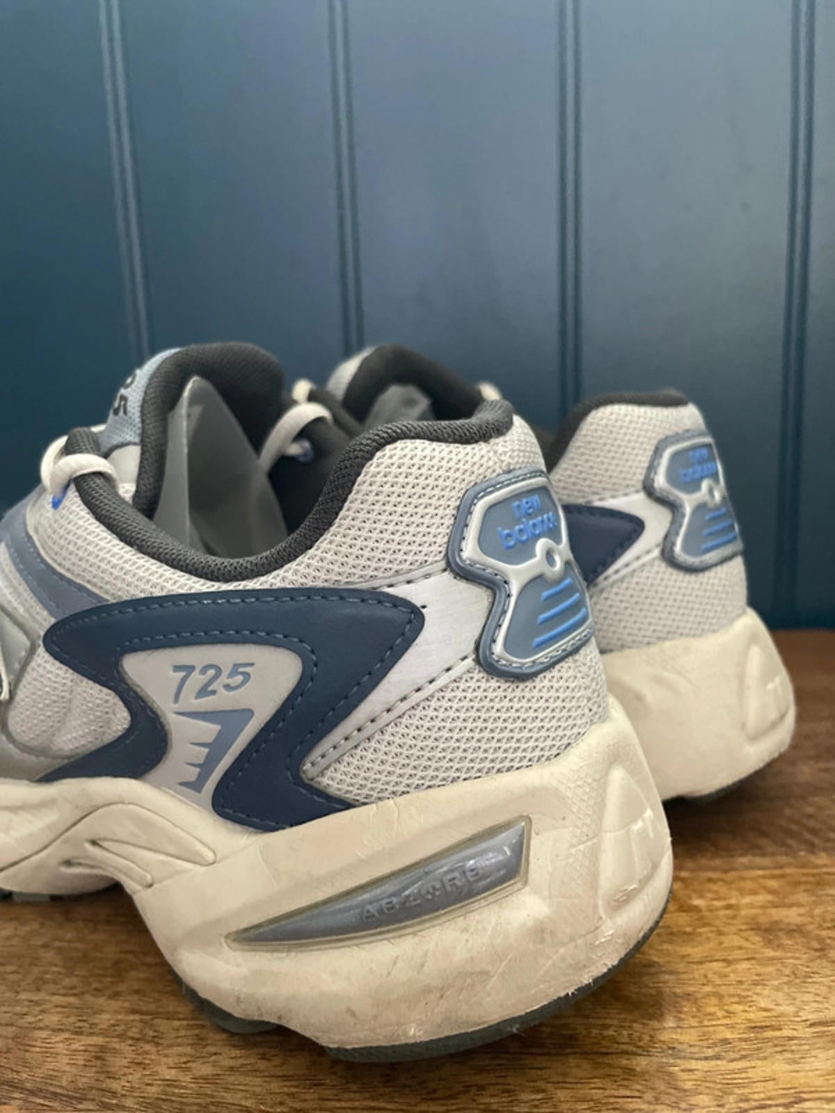 Men’s New Balance 725 Chunky sole Trainers In Grey/Blue - UK9.5 - 2131