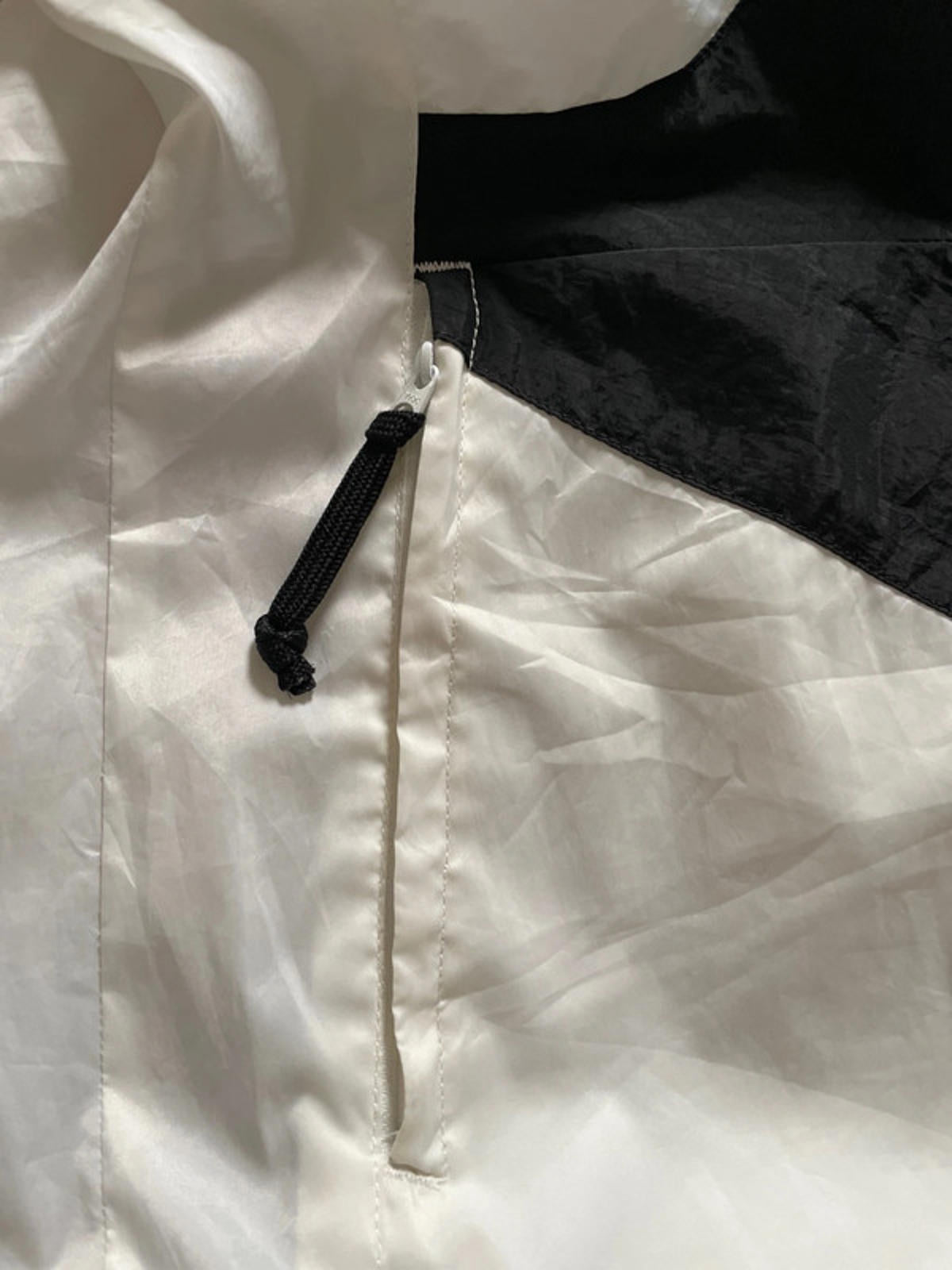 Men’s Nike Vintage Oversized Fit White Label Windbreaker Jacket In White/Black - Medium- 2393