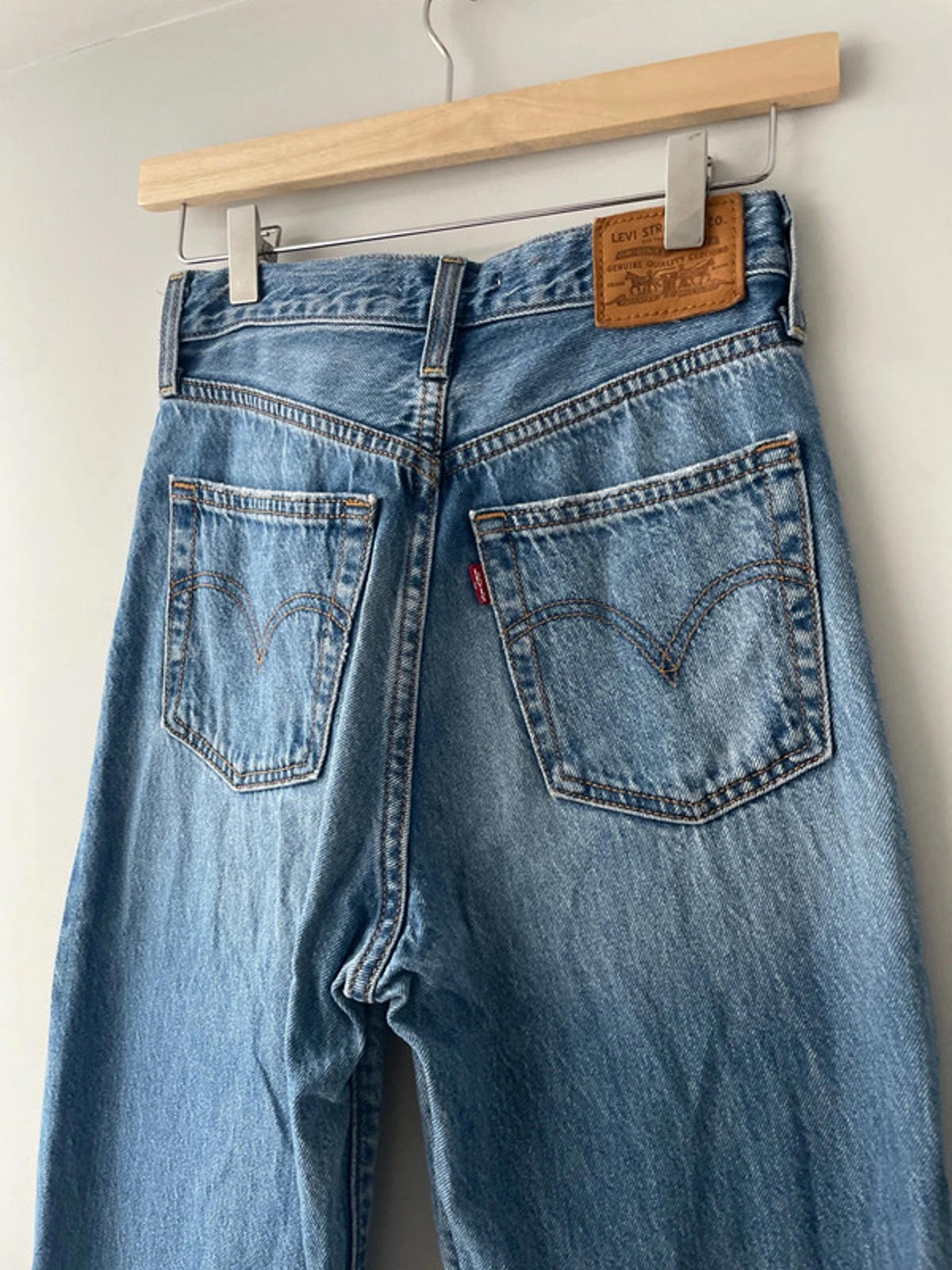Women’s Levi’s High Waisted Ribcage Straight Fit Jeans In Navy - W25/L29 - 2384