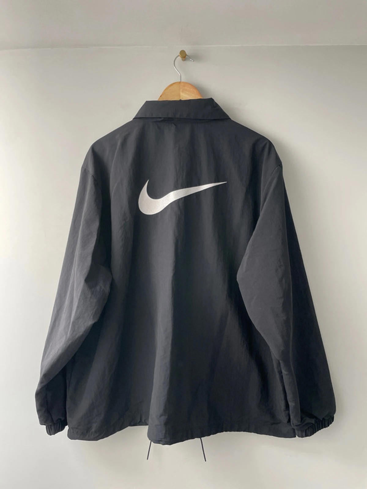 Men’s Nike Sportswear Club Coach Jacket With Large Embroidered Logo - XLarge - 2052