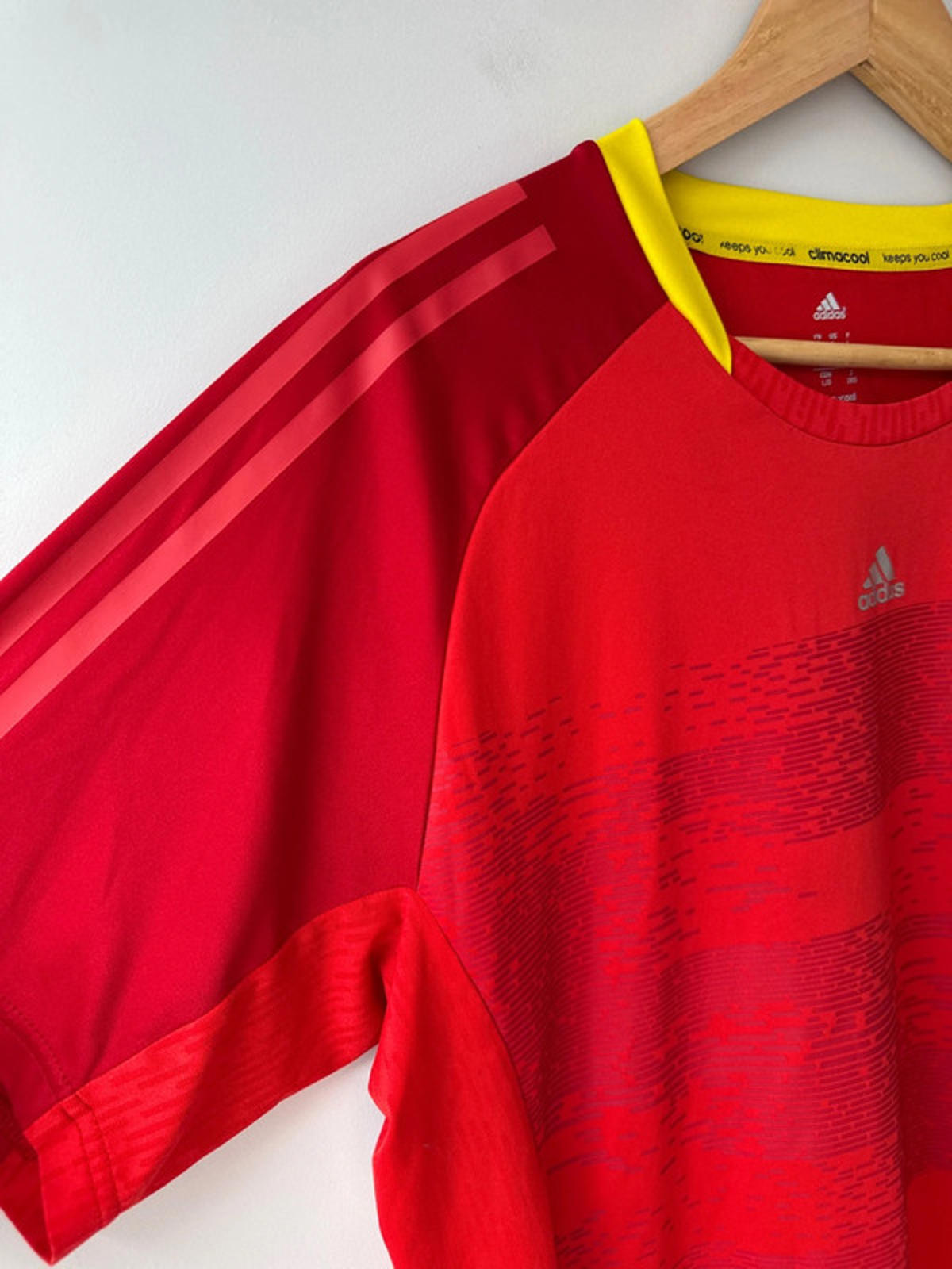 Men’s Adidas Climacool sports top - Large - 1683