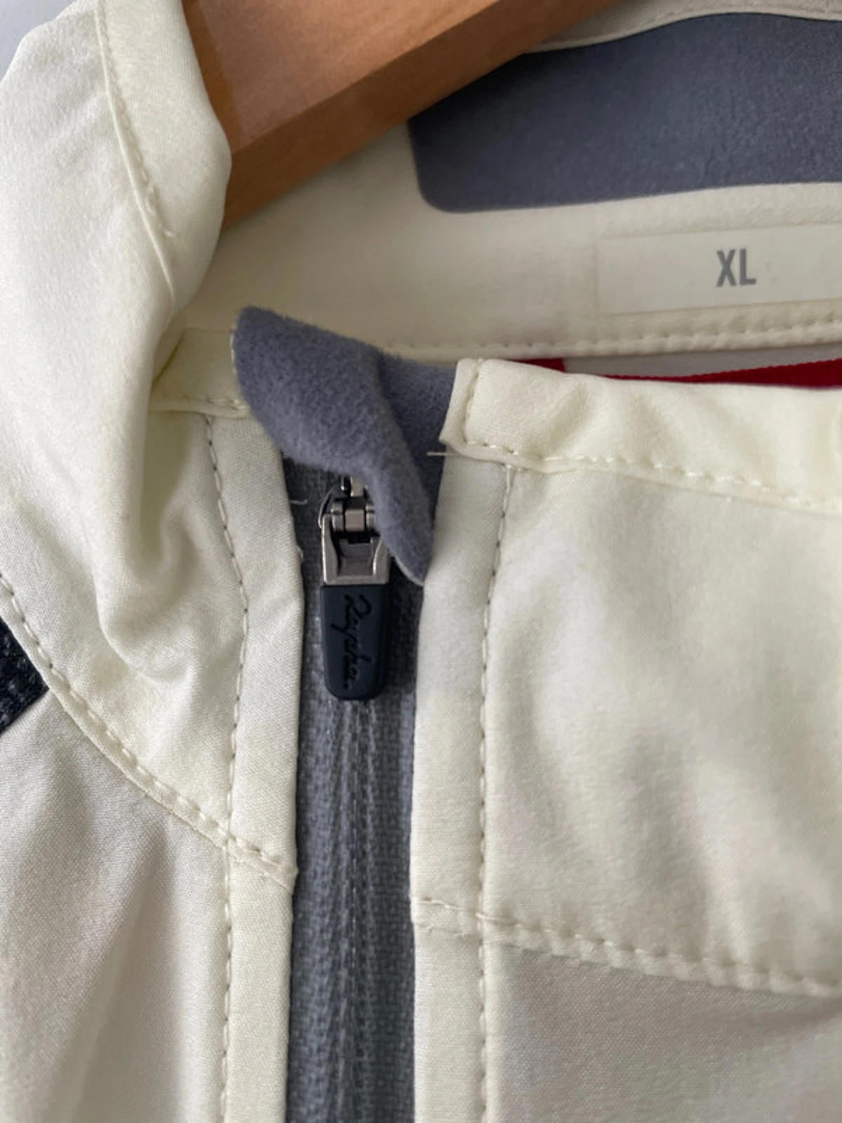 Women’s Rapha lightweight Cycling Jacket - XLarge - 1910