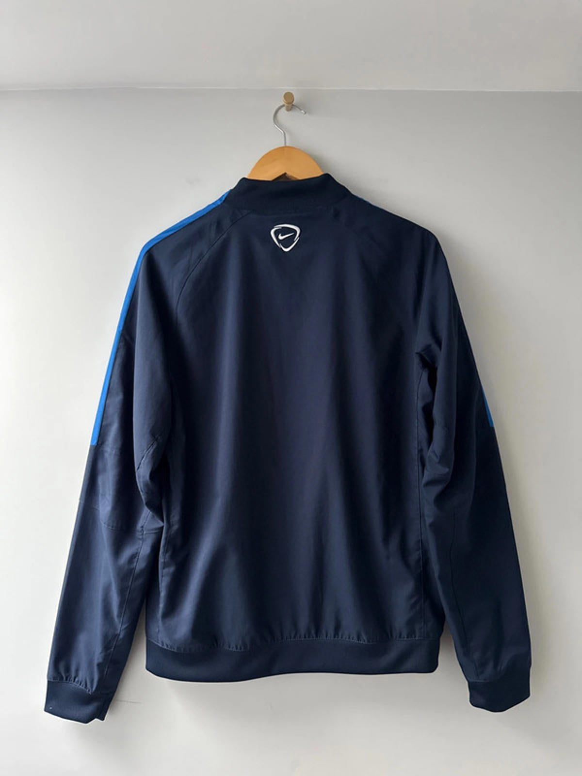 Men’s Nike Dri-fit Zip Through Track Jacket Top - Medium - 0888