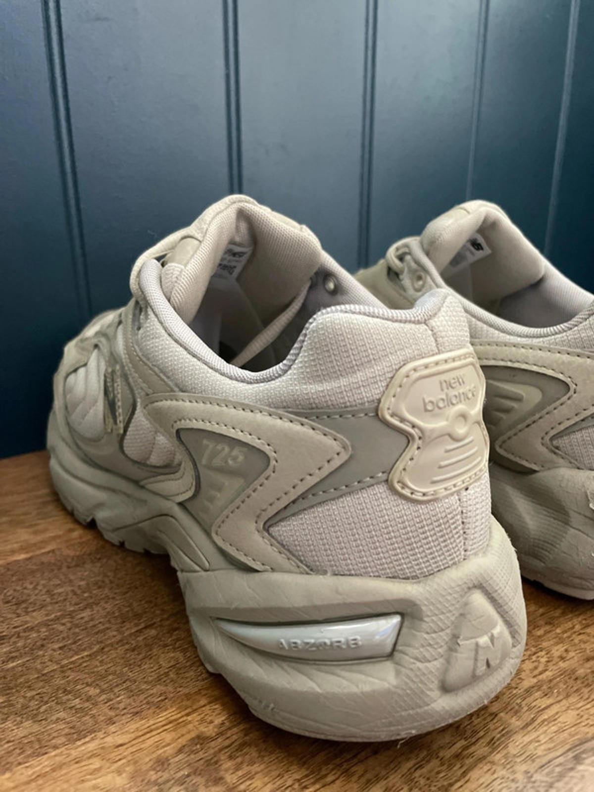 Men’s New Balance 725 Trainers With Chunky Sole - UK 8 - 1924