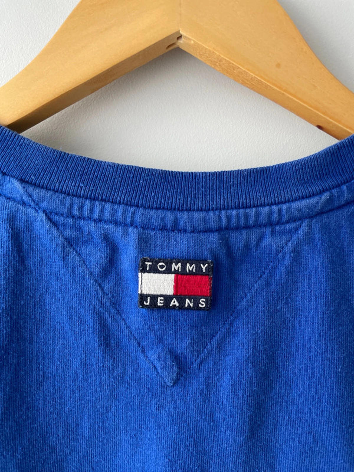 Women’s Tommy Hilfiger Cropped Boxy Fit Top T-Shirt - medium