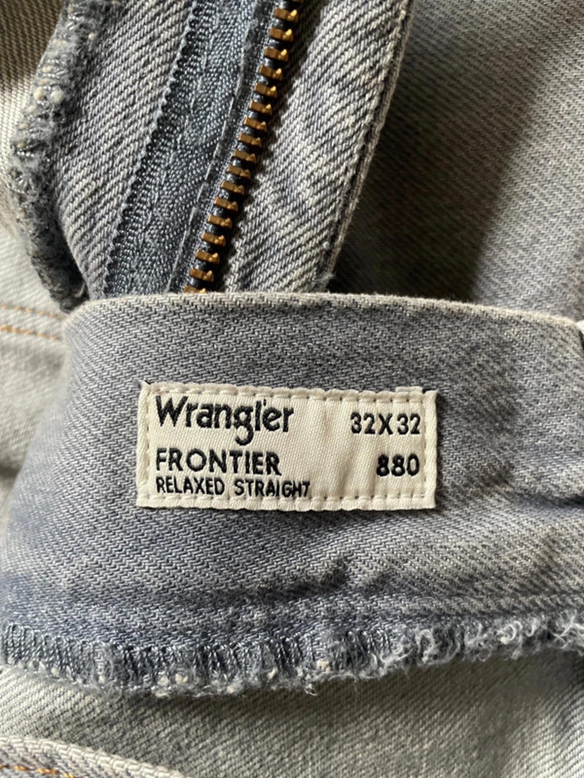 Mens Wrangler Frontier 880 Relaxed Straight Fit Jeans In Blue - W32/L32 - 2383