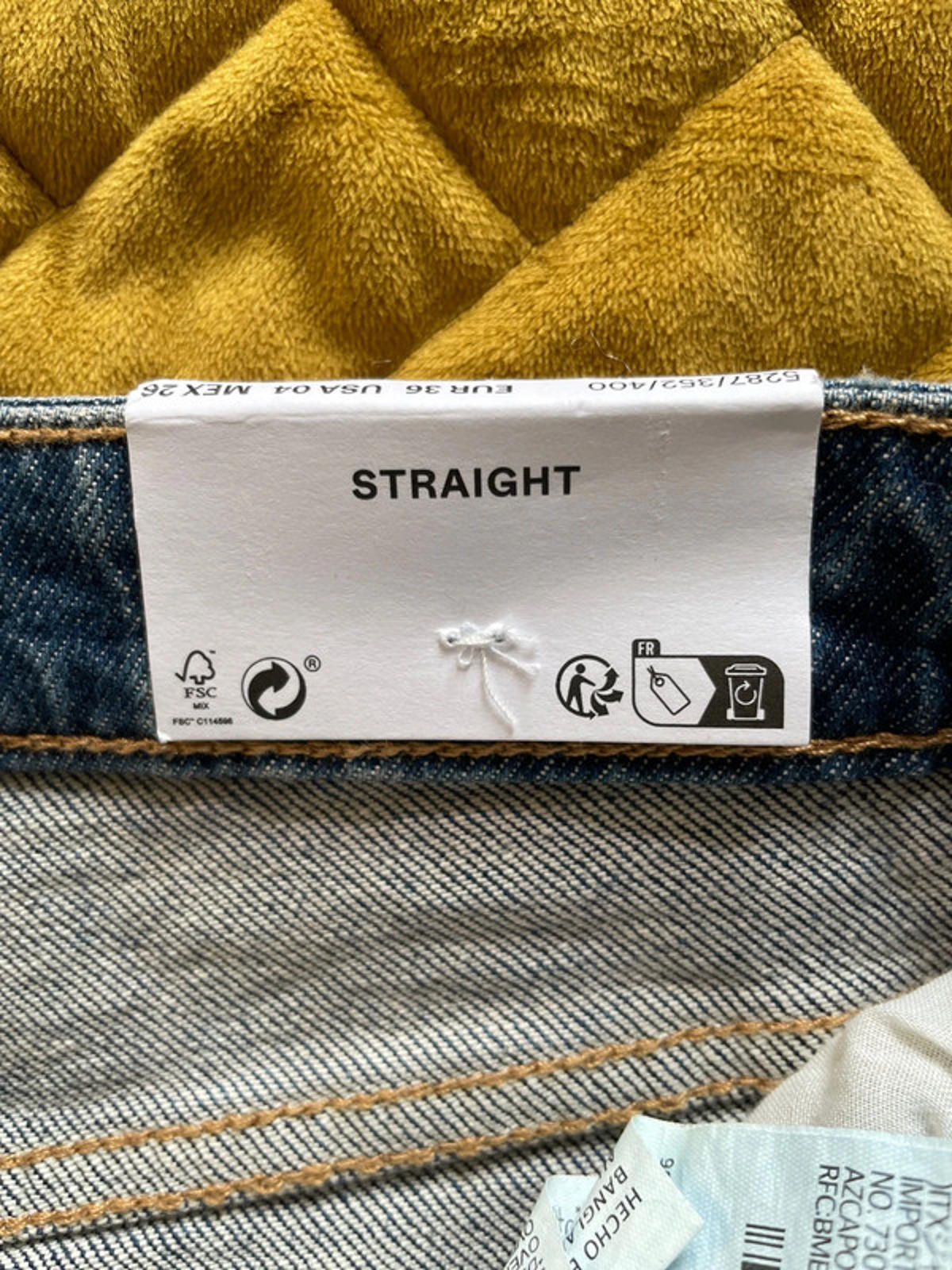 Women’s Bershka Premium Straight Fit Jeans with Raw Edge Hem - W27/L30 - 1863
