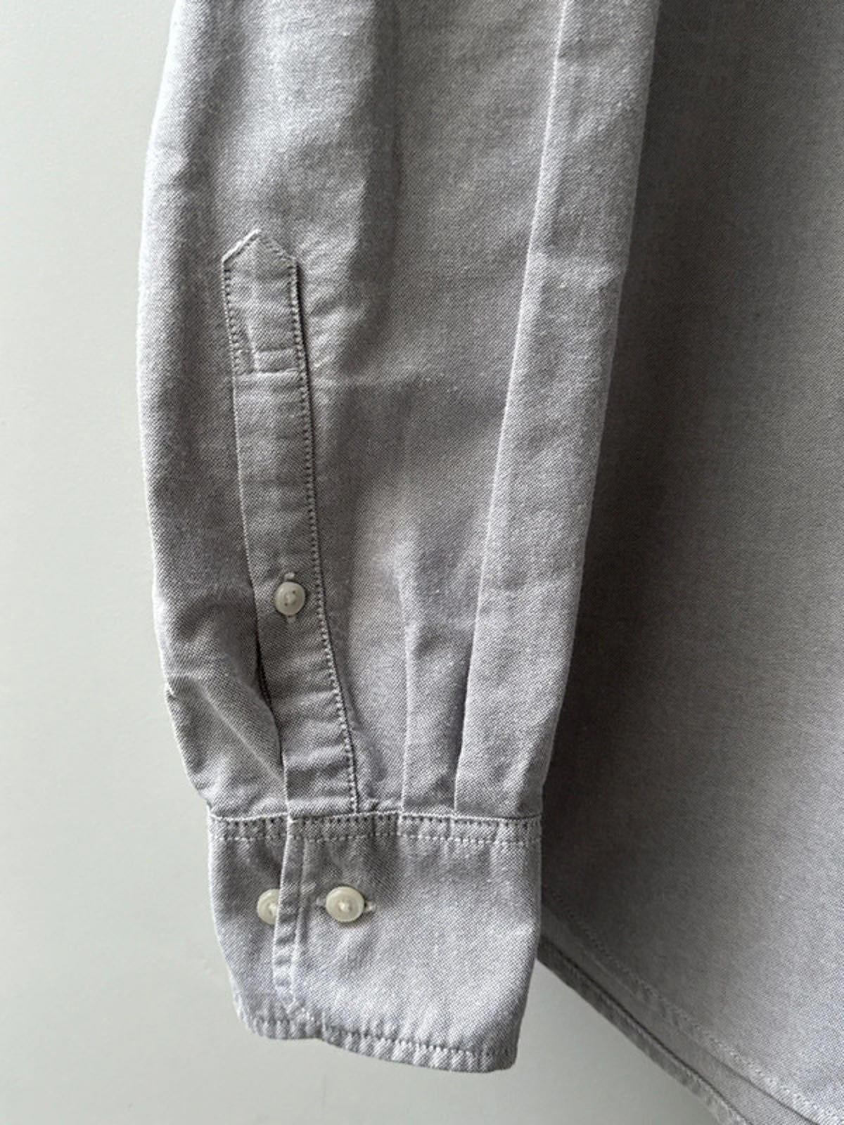 Men’s Uniqlo slim fit long sleeve chambray oxford shirt - Medium - 0775