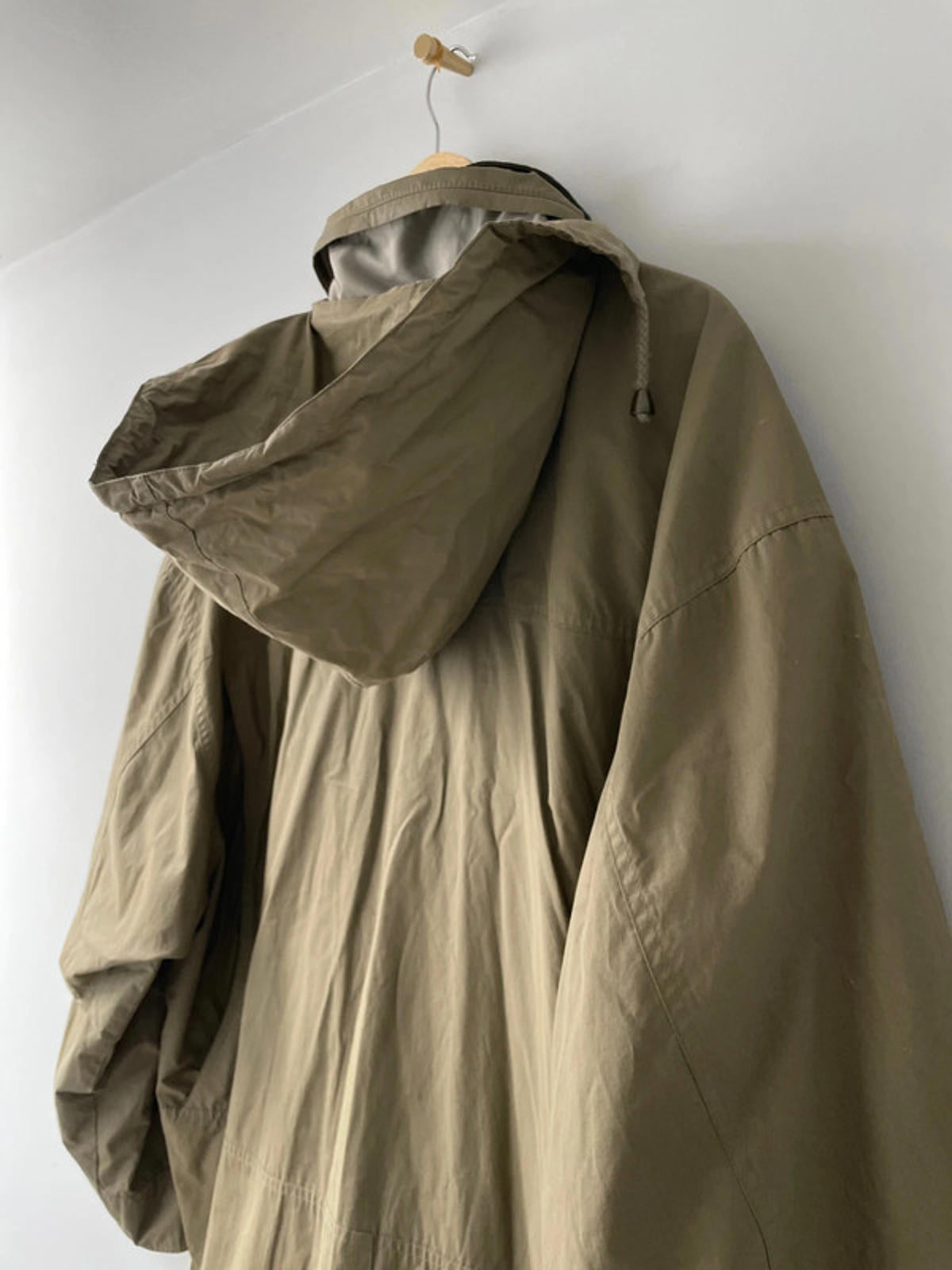 Men’s Baracuta Premium Trench Coat In Beige - Medium - 2069
