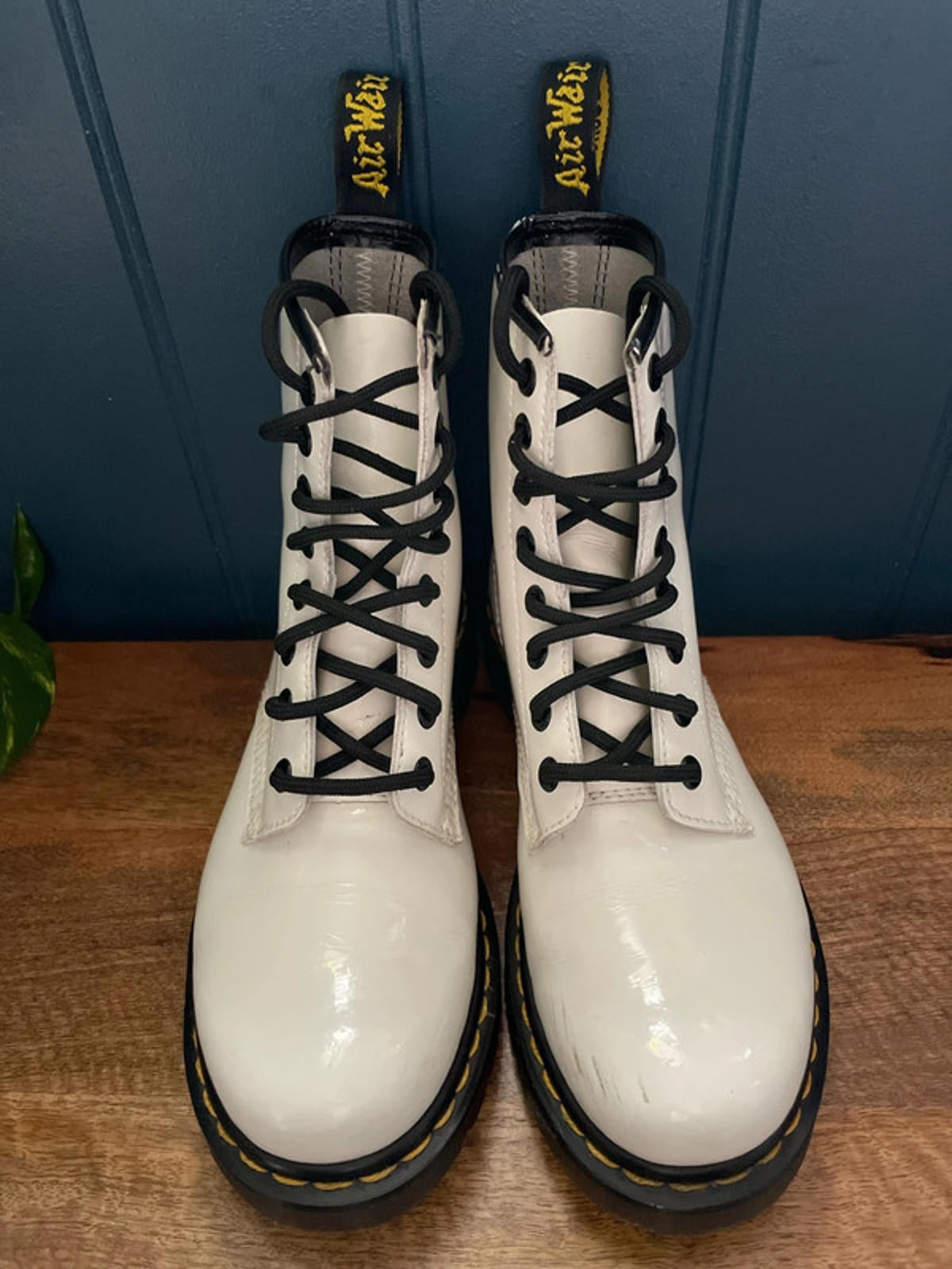 Women’s Dr Martens 1460W Mid Calf Lace Up Leather Boots In White - UK4 - 2162