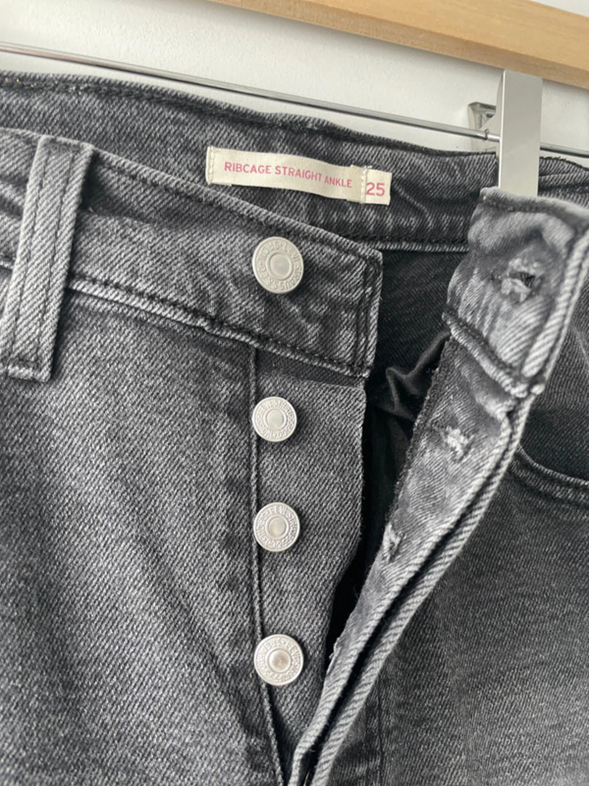Women’s Levi’s Ribcage Straight Washed Black Jeans - W25/L27 -1840