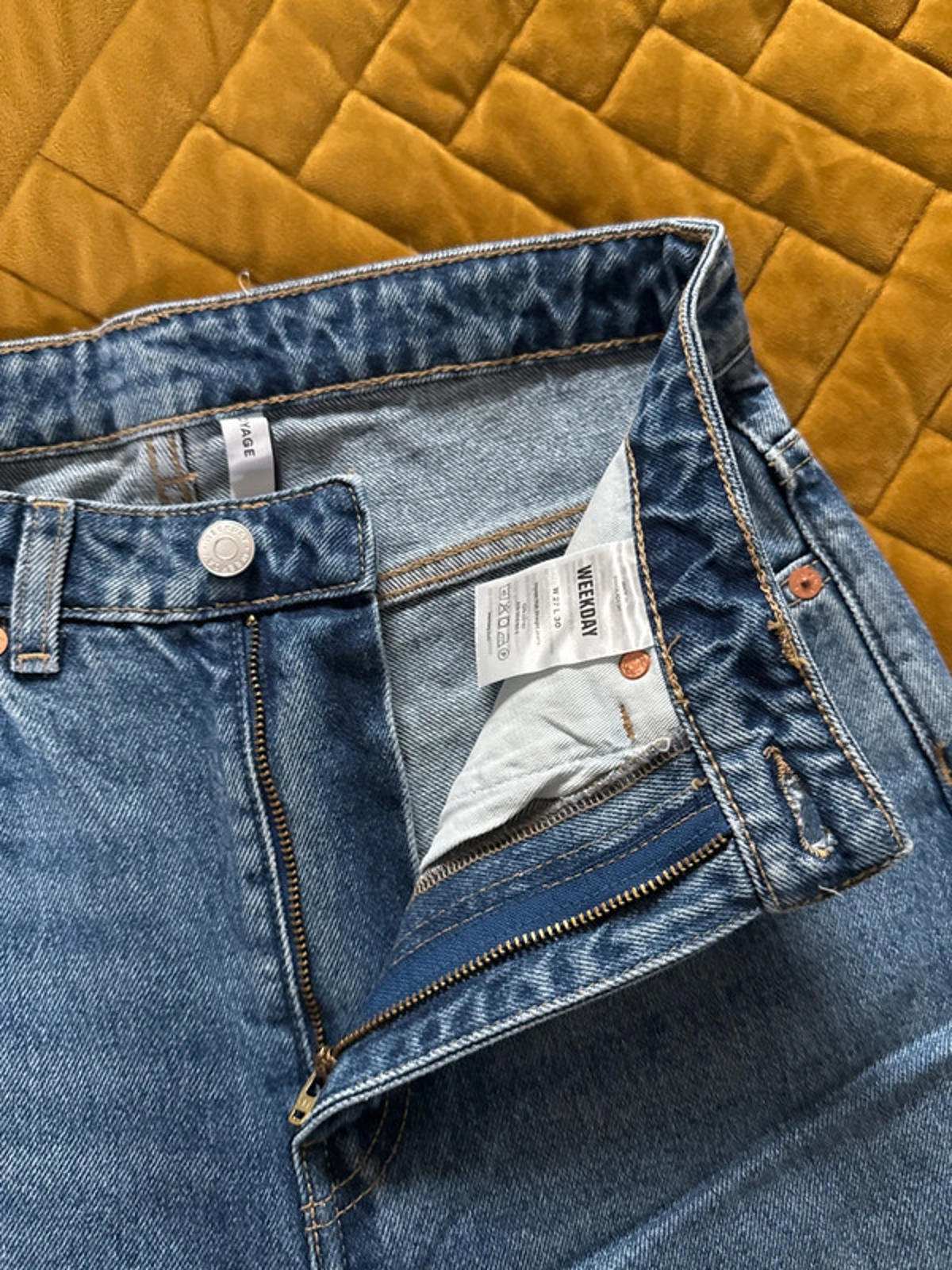 Women’s Weekday Voyage Fit High Waisted Jeans With Wash Effect - W27/L30 - 0622