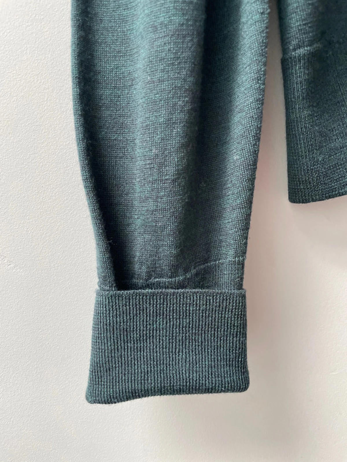 Men’s John Smedley Premium Merino Wool Long Sleeve Cardigan - Medium - 1936