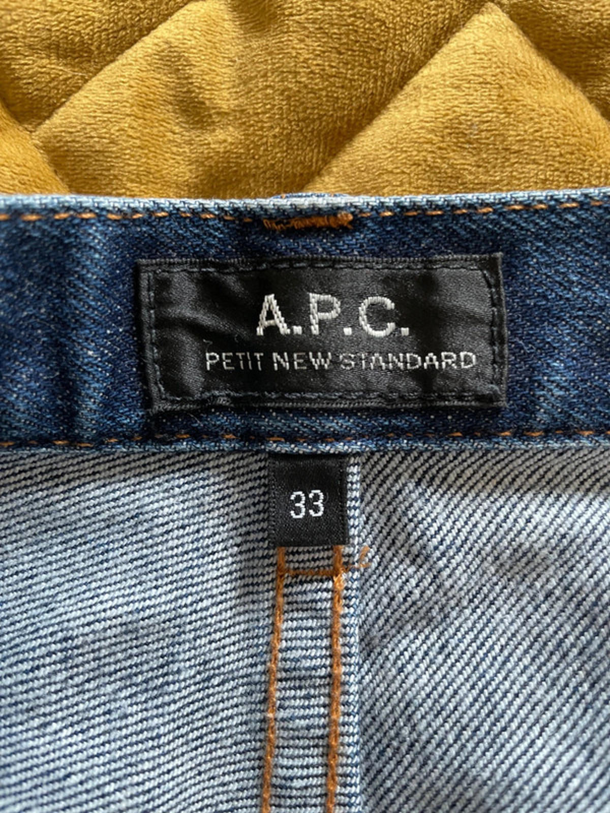 Unisex A.P.C New Standard Straight Cut Jeans In Navy - W33/L28 - 2530