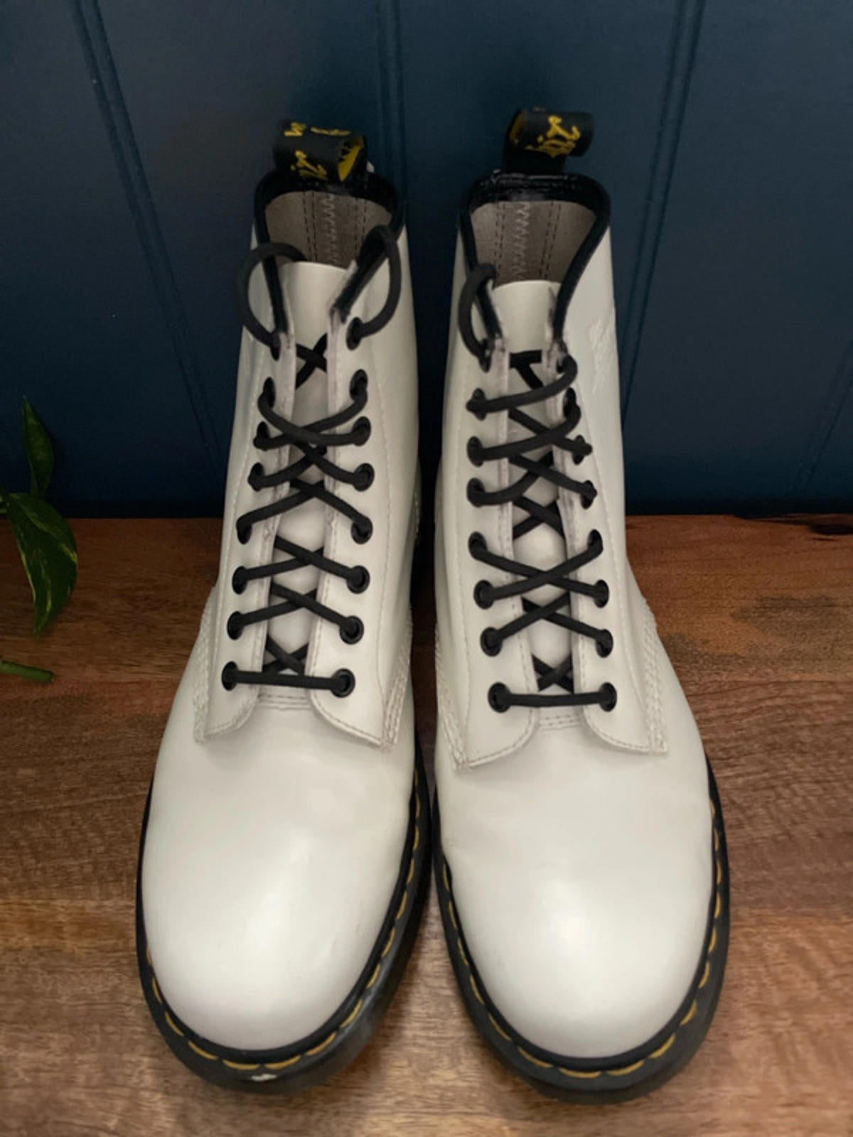 Women’s Dr Martens 1460W Mid Calf Black Lace Up Boots in Smooth White - UK6- 2169