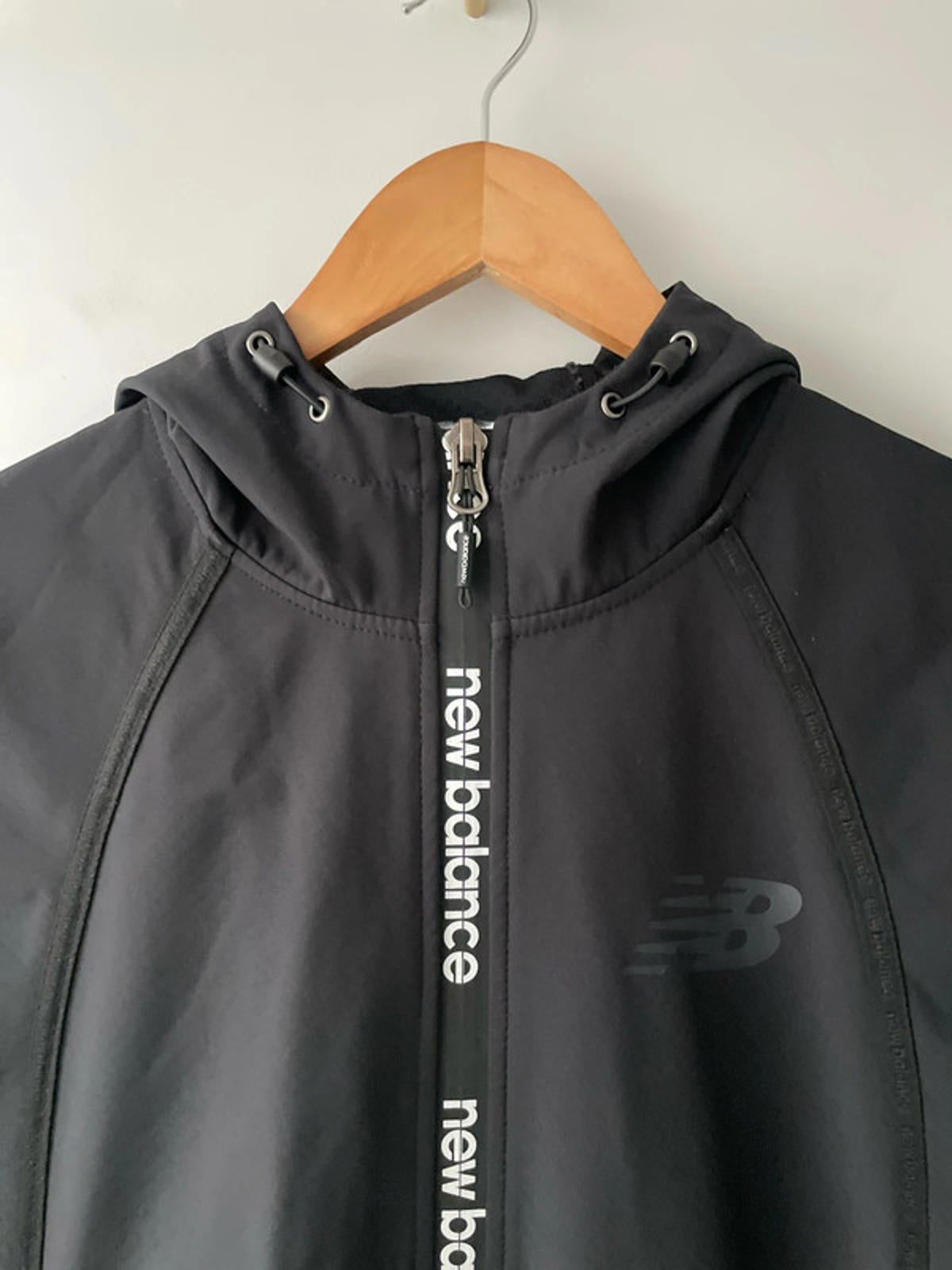 Men’s New Balance Zip Through Hooded Jacket - Medium - 1994
