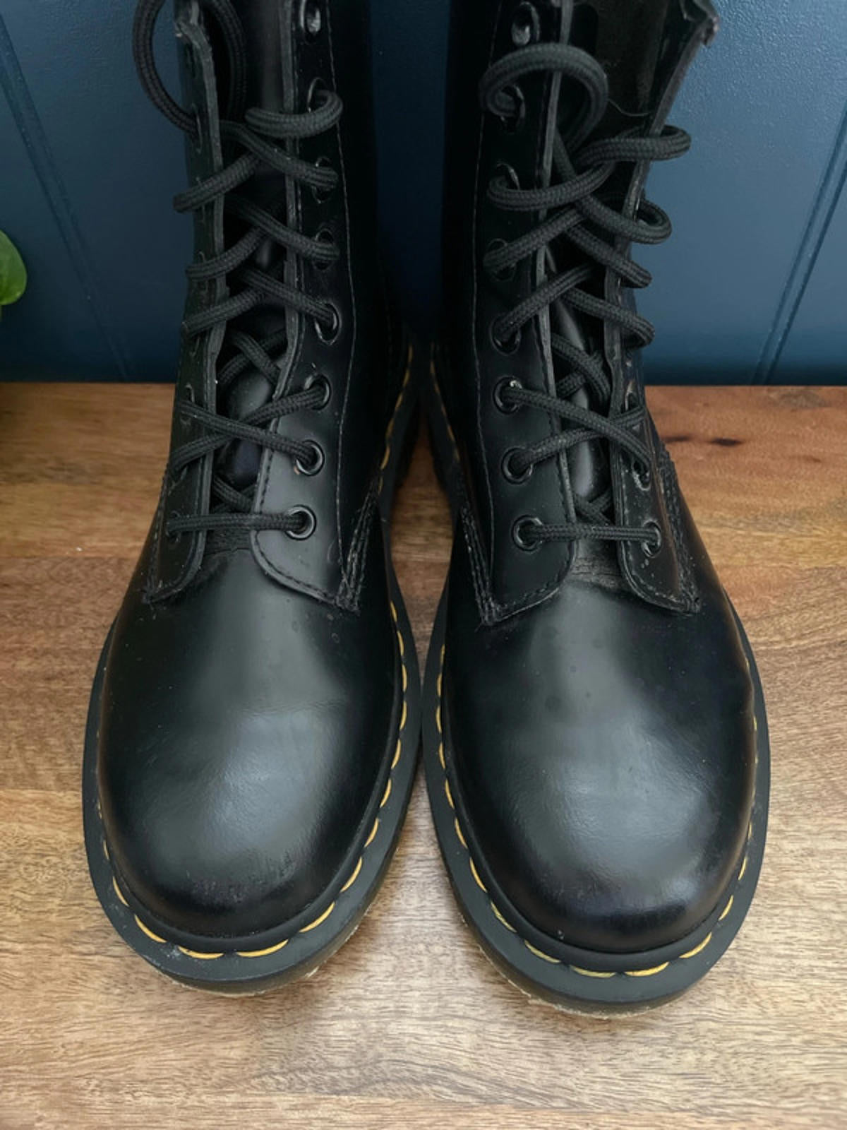 Women’s Dr Martens 1460 Premium Leather Lace Up Boots In Black - UK 5 - 2321