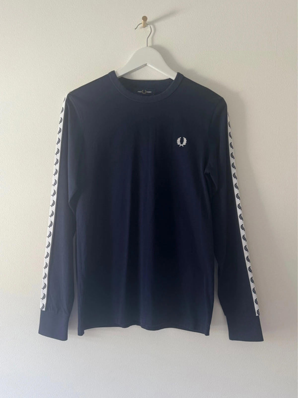 Men’s Fred Perry Crew Neck Long Sleeve T-Shirt In Navy - Small - 1450