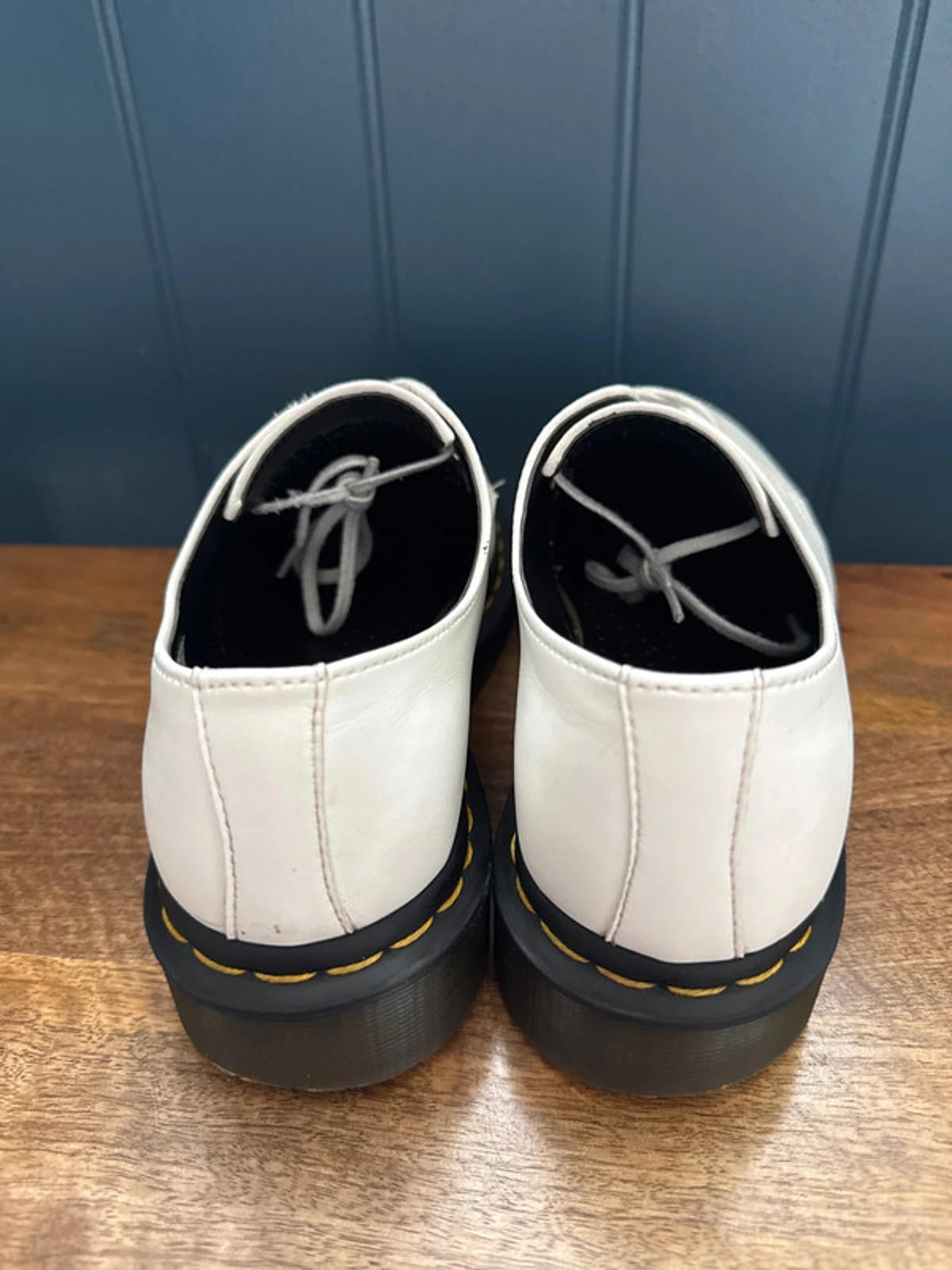 Women’s Dr Martens premium leather shoes with chunky sole - Uk5 - 1102