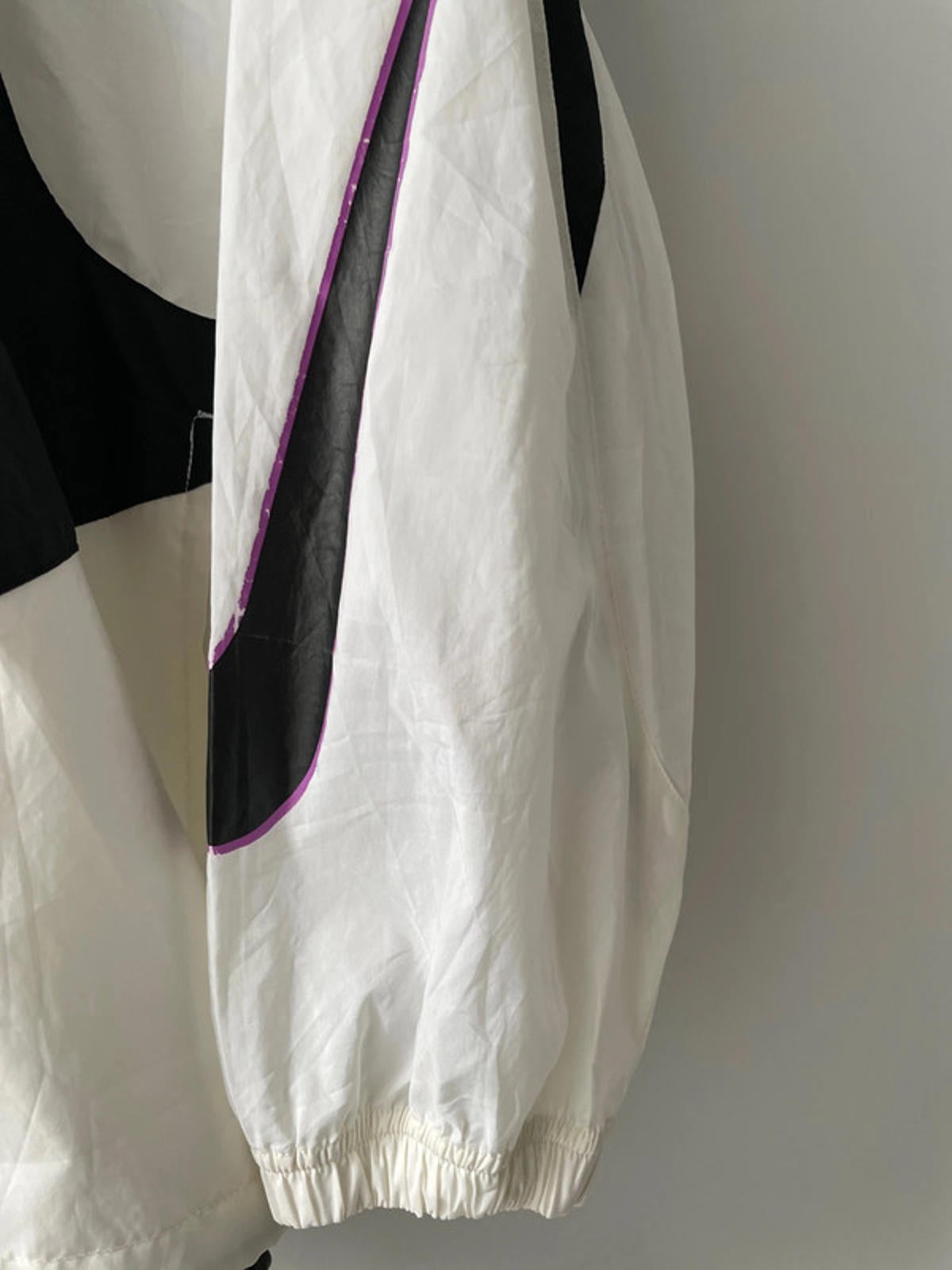 Men’s Nike Vintage Oversized Fit White Label Windbreaker Jacket In White/Black - Medium- 2393
