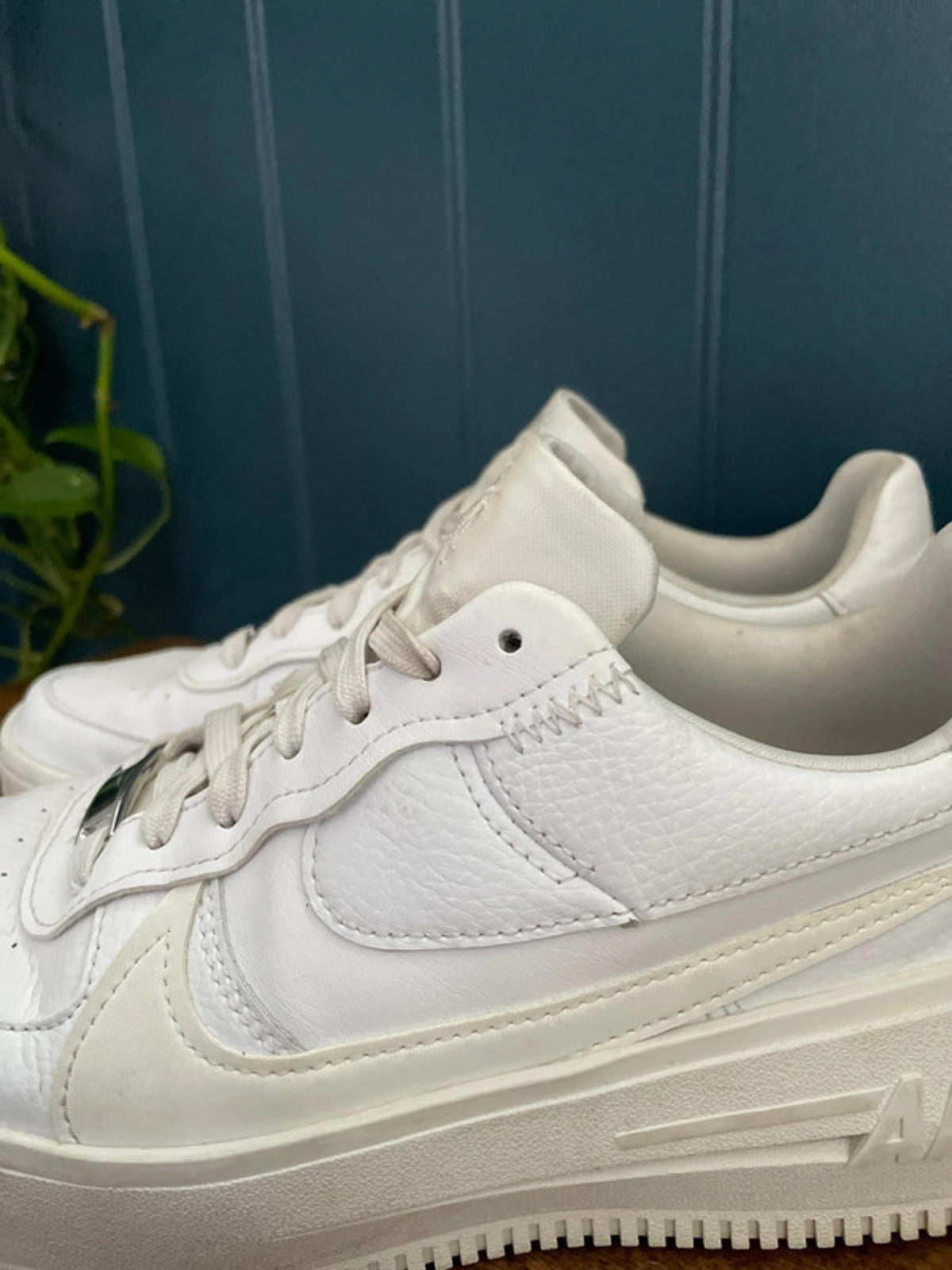Women’s Nike Air Force 1 Premium Leather Trainers - UK 5.5 - 1928