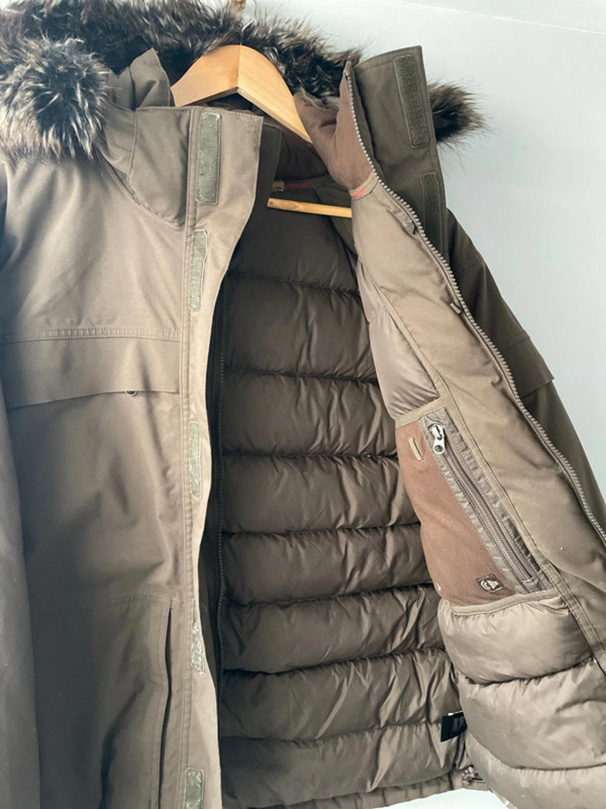 Men’s The North Face HyVent Goose Down Lined Faux Fur Trim Jacket In Brown - Large - 2398