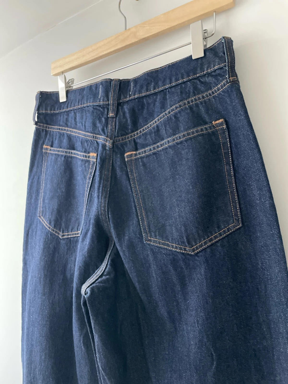 Women’s Abercrombie and Fitch High Rise Wide Leg Jeans in Navy - W28/L32 - 2563