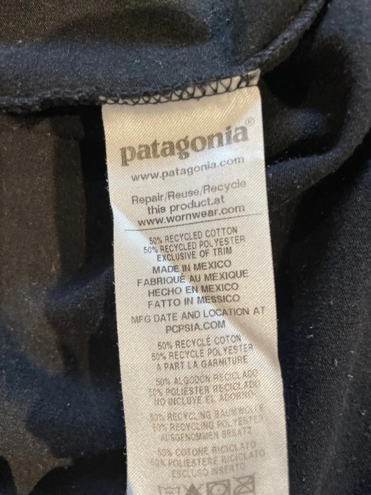 Men’s Patagonia Crew Neck Printed T-shirt In Black - Medium - 2541