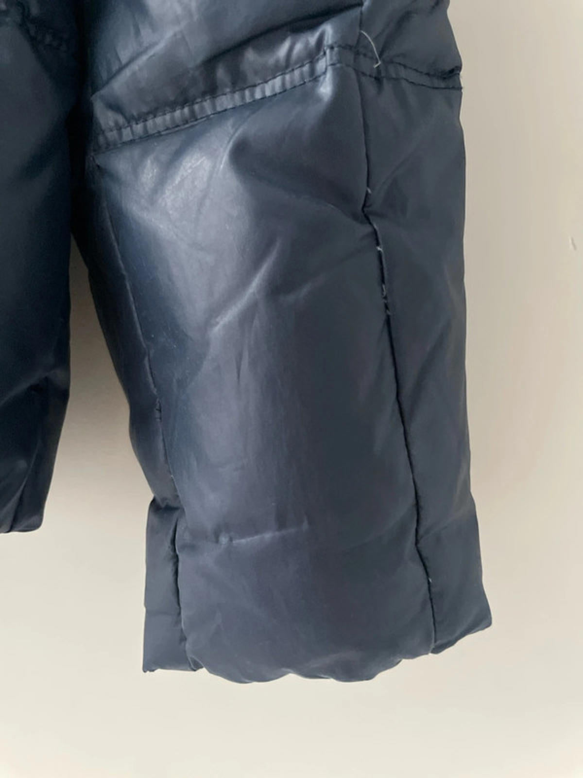 Men’s Guess Down Puffer Jacket with Detachable Hood In Navy - Small - 2381