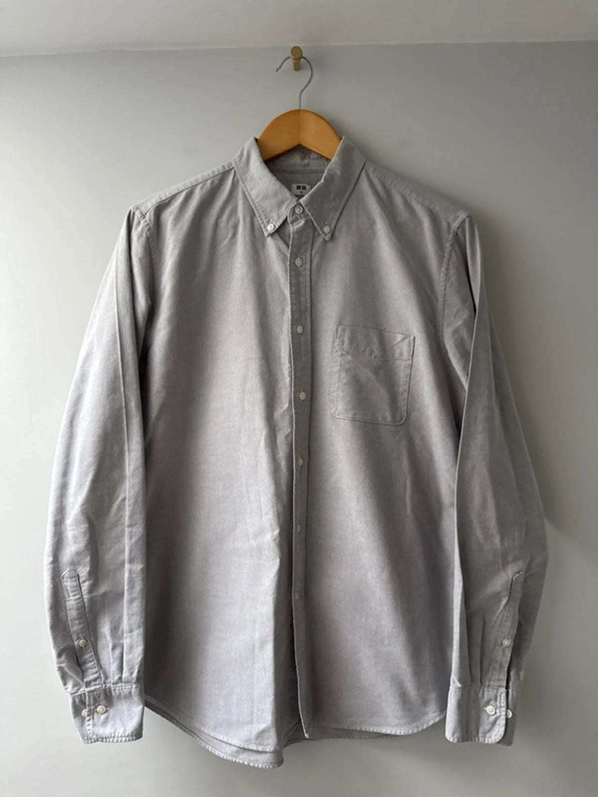 Men’s Uniqlo slim fit long sleeve chambray oxford shirt - Medium - 0775