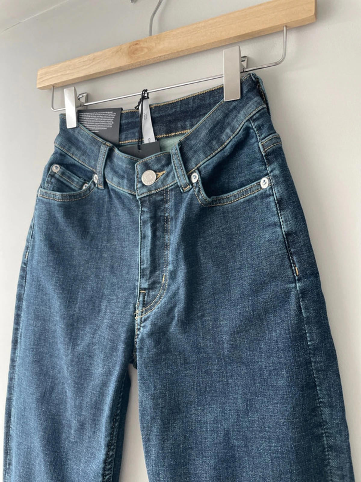 Women’s Weekday Twig Curve Mid Straight Fit Jeans - W25/L30 - 1817