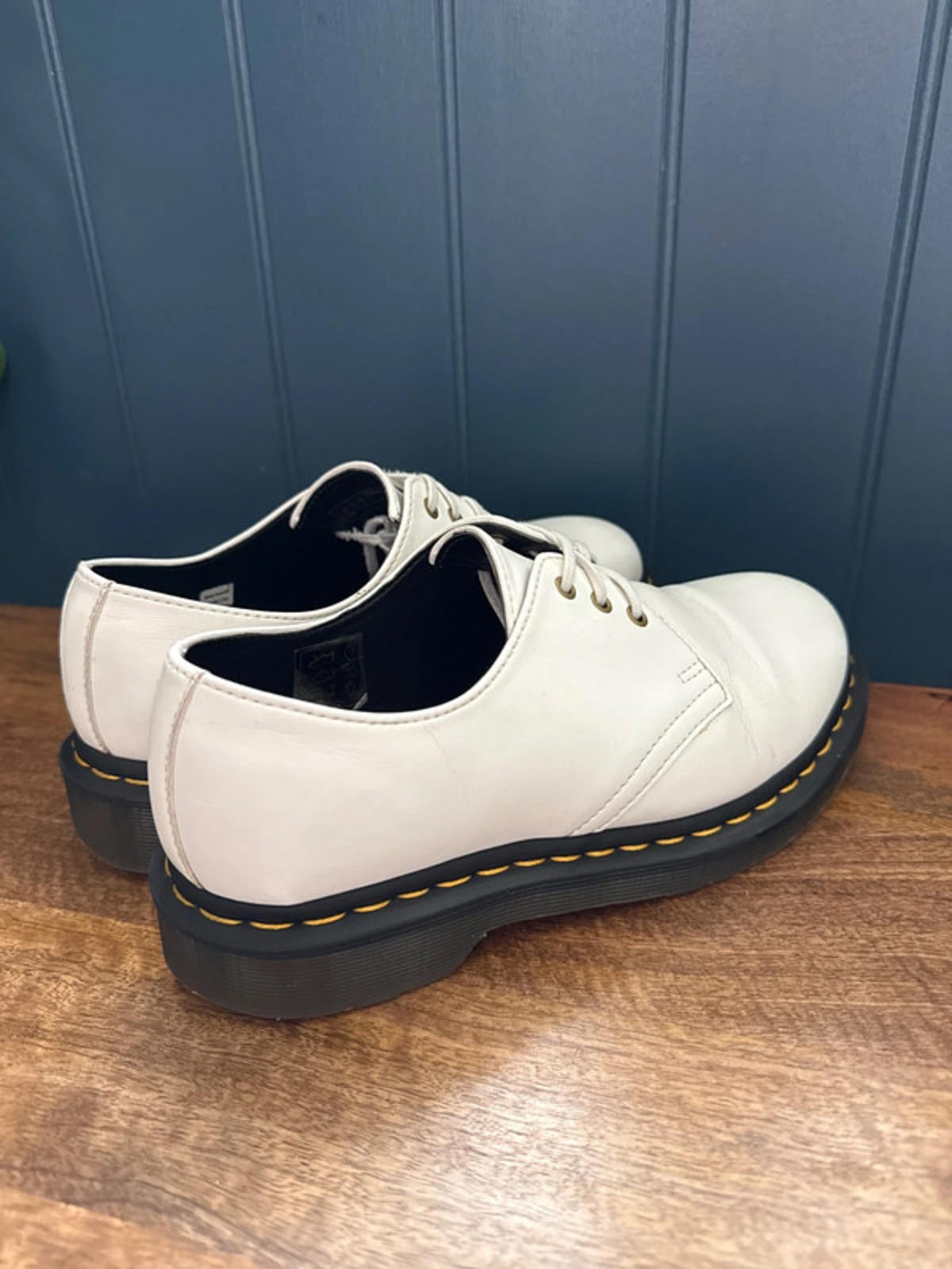 Women’s Dr Martens premium leather shoes with chunky sole - Uk5 - 1102