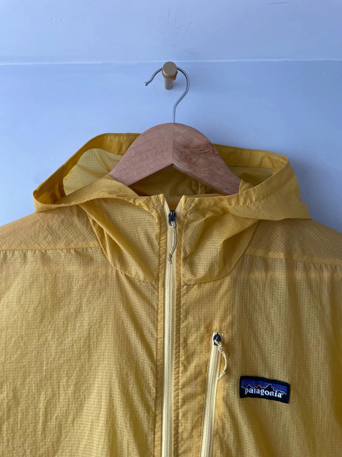 Men’s Patagonia Houdini 100% Recycled Nylon Ripstop Jacket In Yellow - Small - 2394