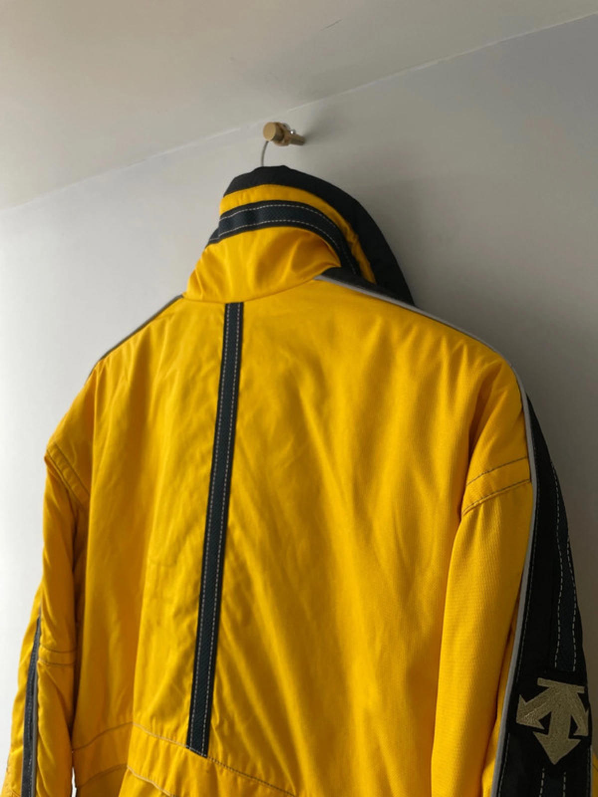 Men’s Descente Vintage Japan Ski Jacket In Yellow/Black - Medium - 2402