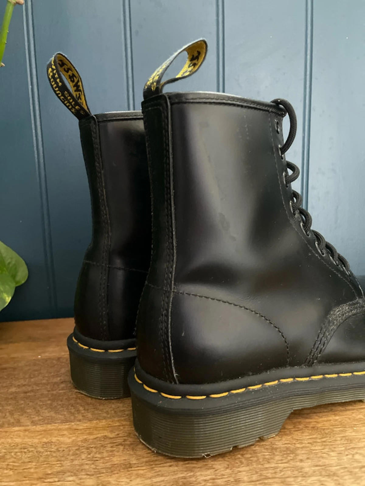 Women’s Dr Martens 1460 Premium Leather Lace Up Boots In Black - UK 5 - 2321