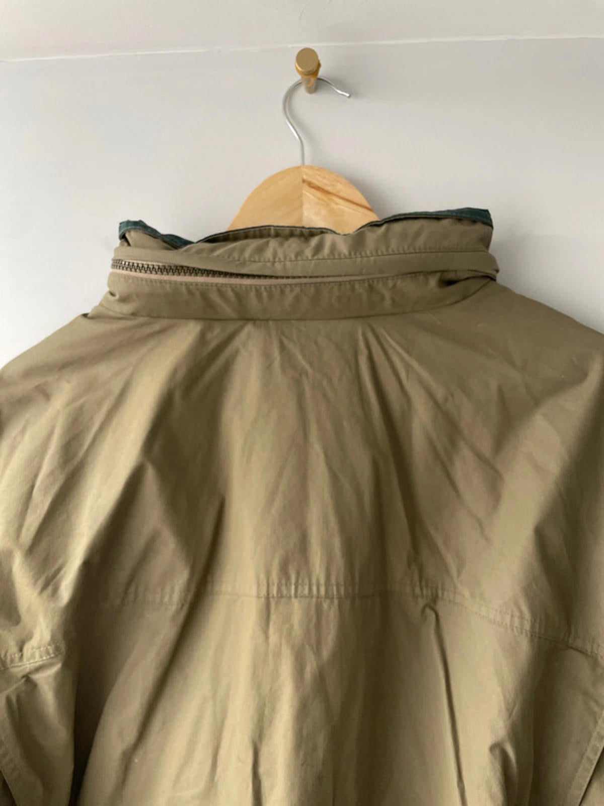Men’s Baracuta Premium Trench Coat In Beige - Medium - 2069